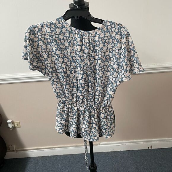 Sienna Sky Wrap Floral Blouse - Picture 3 of 4